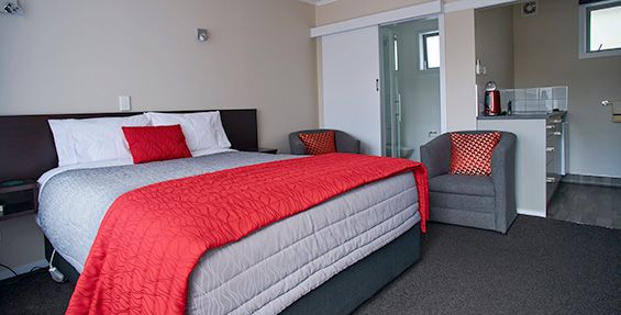 Executive Studio Units queen-size bed